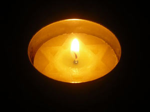 yom-hashoah-candle
